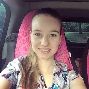 Meet your Posher, Emily